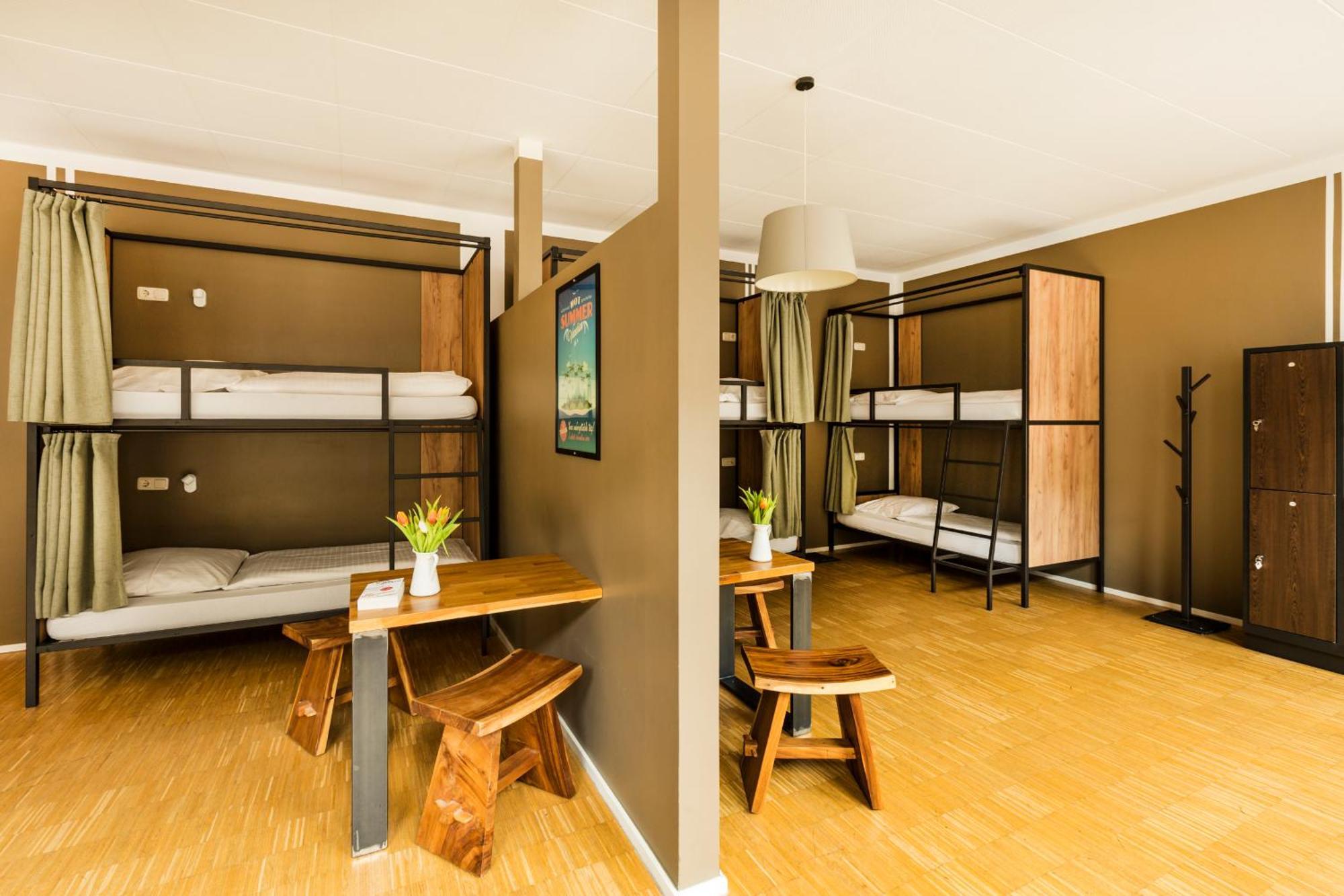 Hostel Five Reasons Hostel & Hotel *