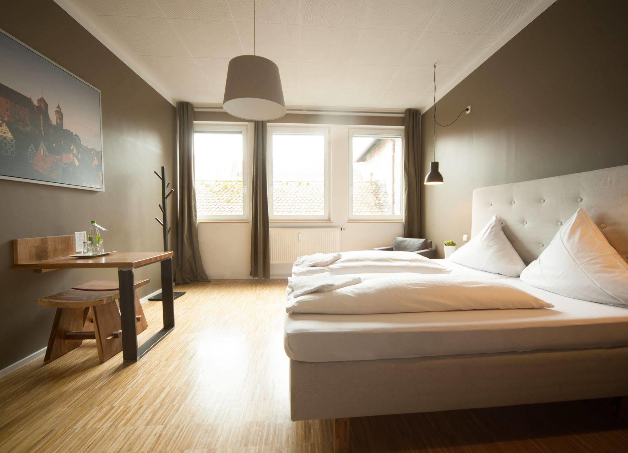 Hostel Five Reasons Hostel & Hotel *