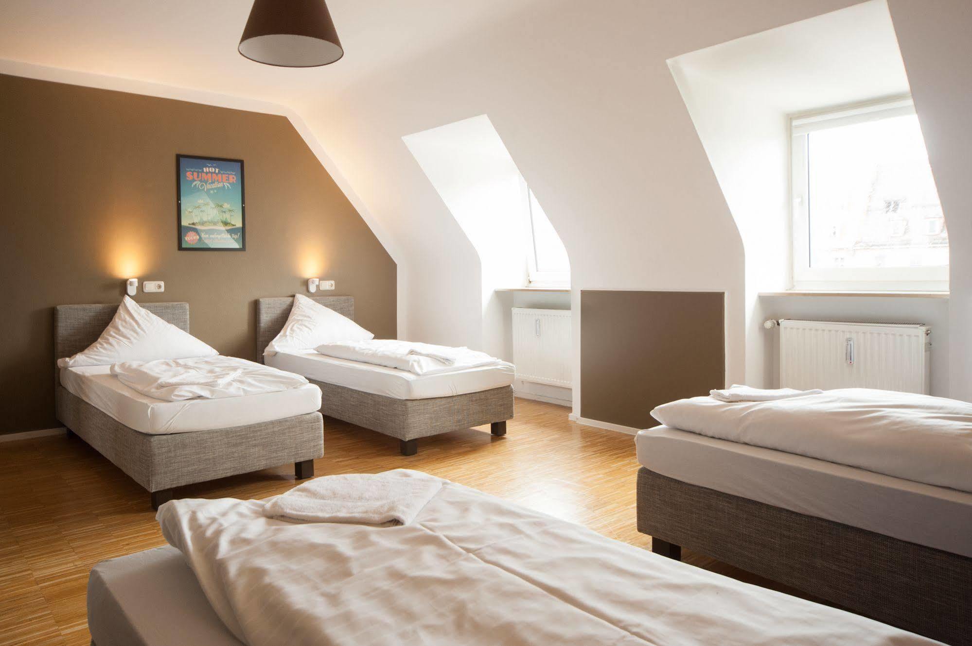 Five Reasons Hostel & Hotel Hostel