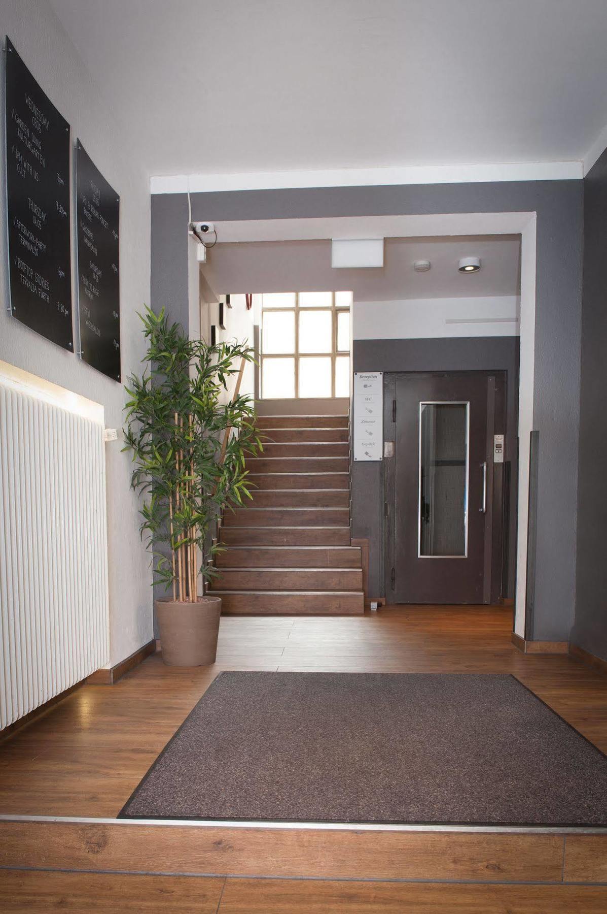 Hostel Five Reasons Hostel & Hotel *