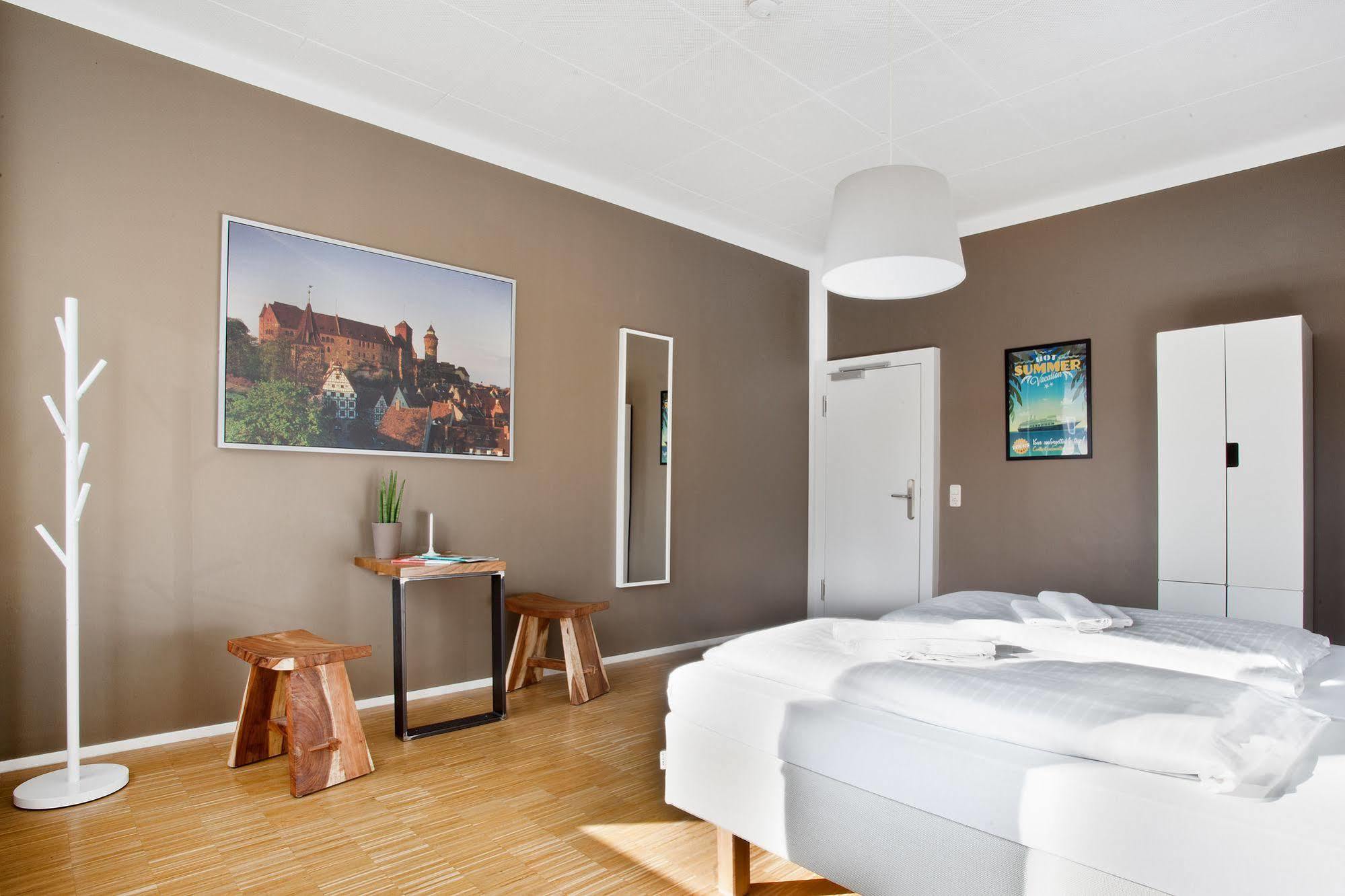 Five Reasons Hostel & Hotel *