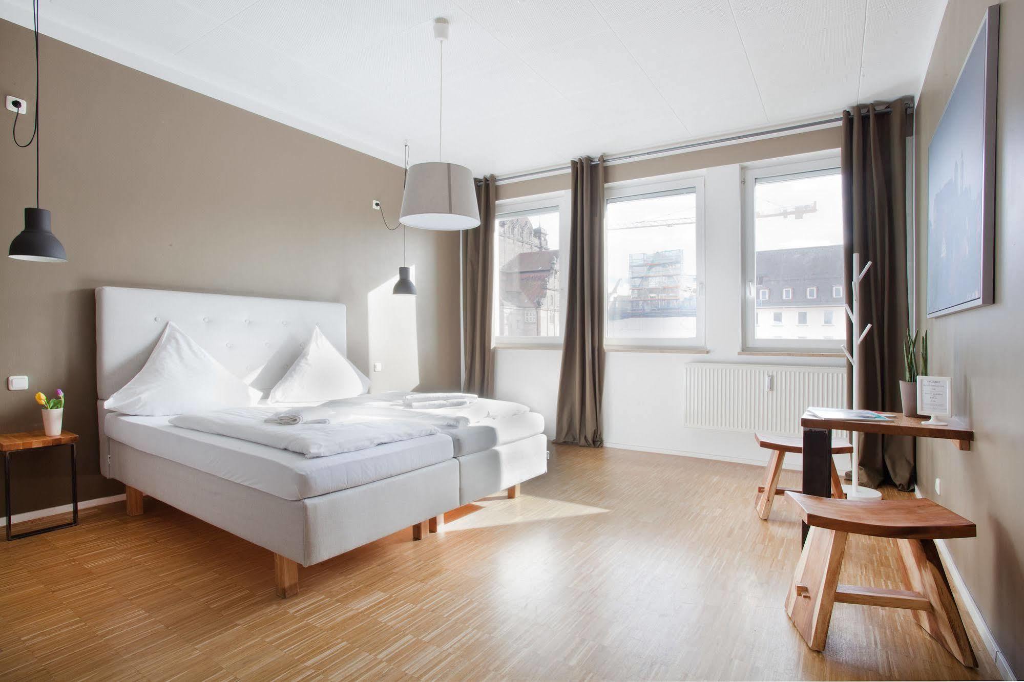 Five Reasons Hostel & Hotel Hostel *